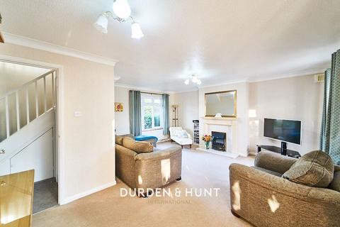 6 Nyssa Close, Woodford Green, IG8 8DQ