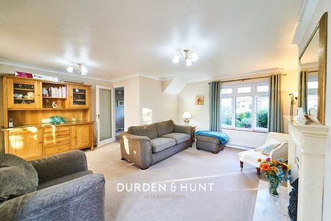 6 Nyssa Close, Woodford Green, IG8 8DQ