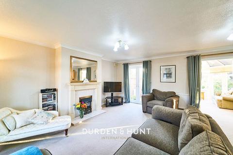 6 Nyssa Close, Woodford Green, IG8 8DQ