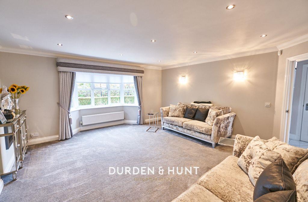 Deer Park Way, Waltham Abbey EN9 5 bed detached house £850,000