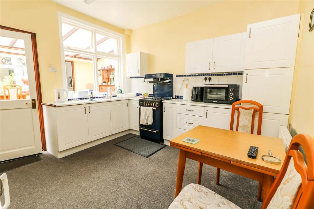 Cottenham Road, Rotherham 2 bed detached bungalow £120,000