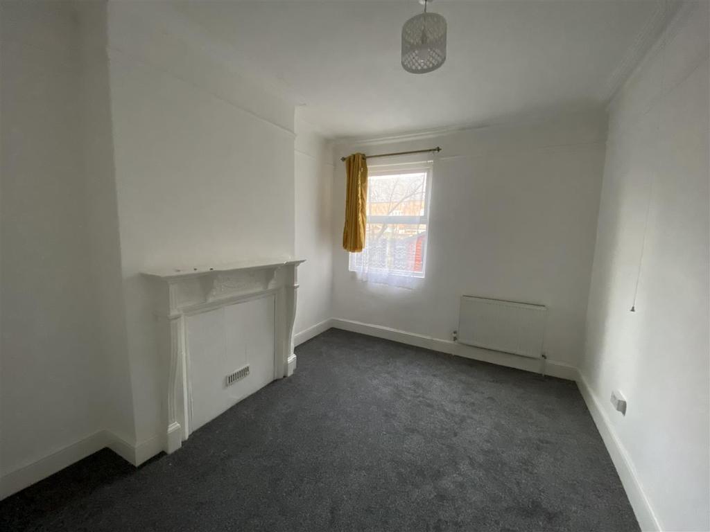 Campbell Road, Gravesend 1 bed flat £750 pcm (£173 pw)