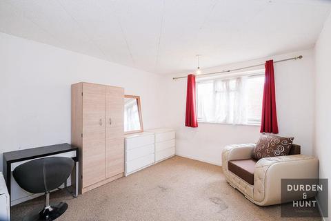 211 Ibscott Close, Dagenham, RM10 9YY
