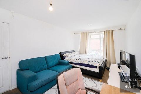 211 Ibscott Close, Dagenham, RM10 9YY