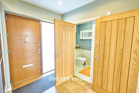 10 Ashflower Drive, Romford, RM3 0FL