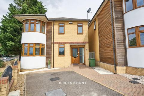 4 Acorn Close, Romford, RM1 4GJ