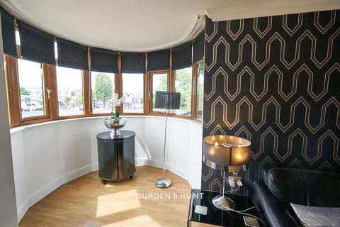 4 Acorn Close, Romford, RM1 4GJ