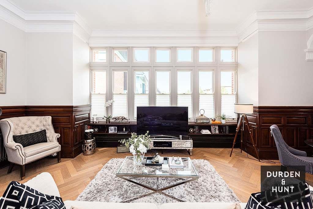 The Grange, Kings Park, Harold Wood, RM3 2 bed apartment £450,000