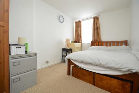 3 bedroom maisonette for sale, Old Market Square, Shoreditch, E2 7PQ
