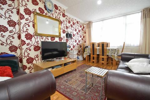 3 bedroom maisonette for sale, Old Market Square, Shoreditch, E2 7PQ