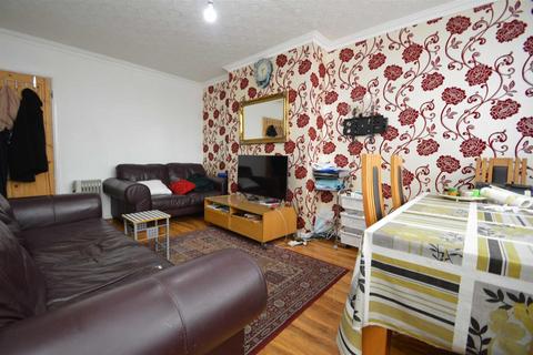 3 bedroom maisonette for sale, Old Market Square, Shoreditch, E2 7PQ