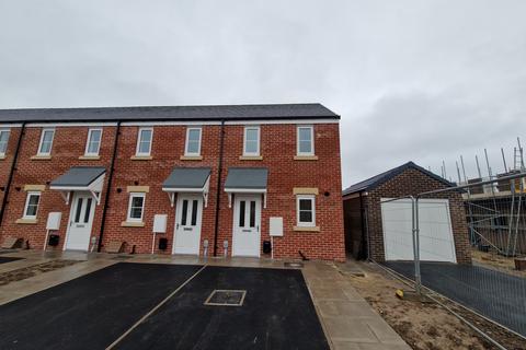 2 bedroom end of terrace house to rent, Averill Grove, Leeds, Yorkshire, LS25