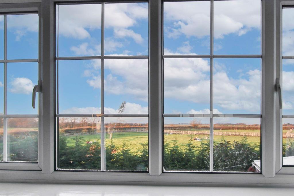 Station Road, Thornton Curtis, Ulceby, Lincolnshire, DN39 6XF 3 bed