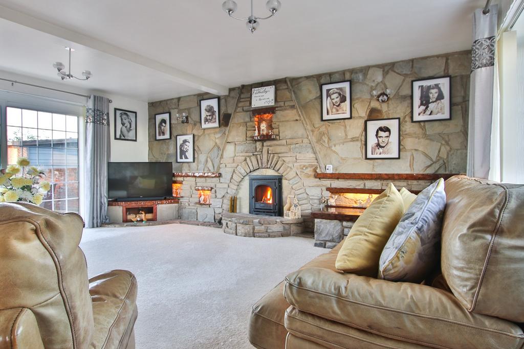 Station Road, Thornton Curtis, Ulceby, Lincolnshire, DN39 6XF 3 bed