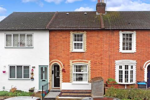 2 bedroom terraced house for sale - Beechwood Road, Caterham, Surrey