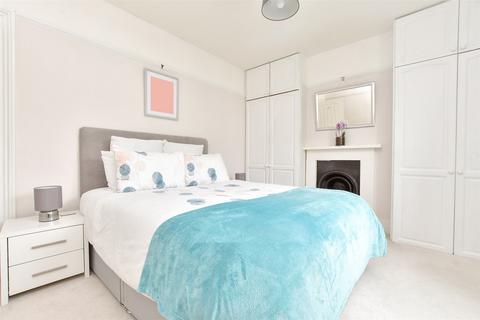 80 Beechwood Road, Caterham, CR3 6NB