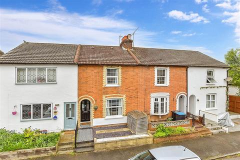 2 bedroom end of terrace house for sale, Beechwood Road, Caterham, Surrey