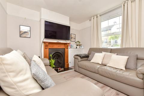 80 Beechwood Road, Caterham, CR3 6NB