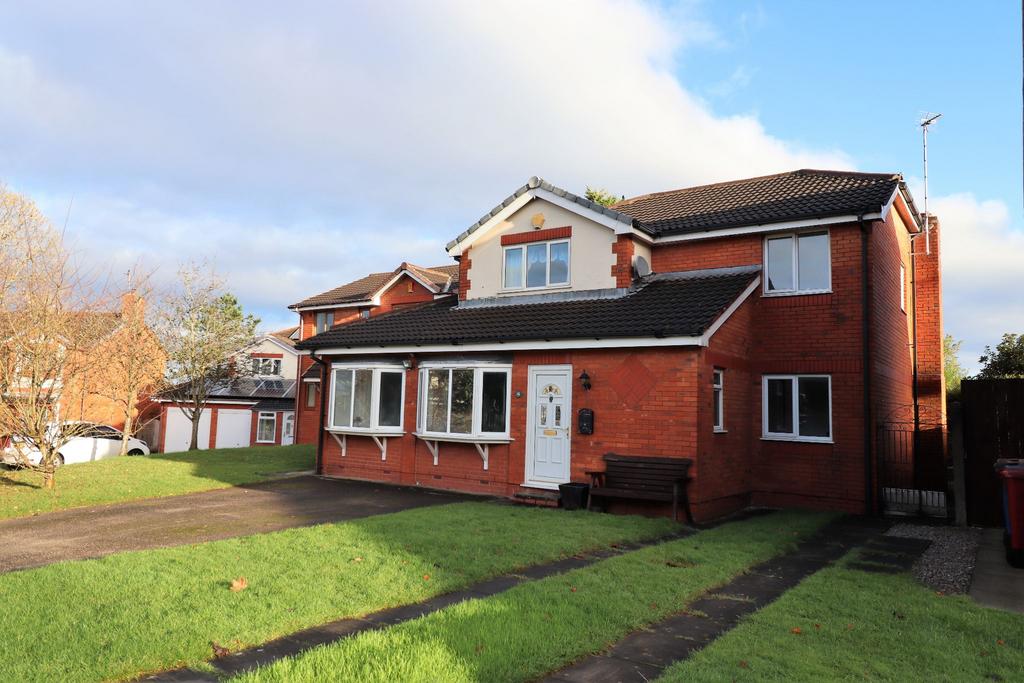 Kingfisher Close, Blackburn, BB1 4 bed detached house £1,300 pcm (£