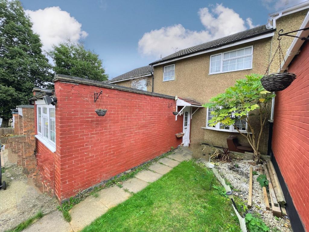 Argyll Road, Hemel Hempstead... 4 bed terraced house £343,000