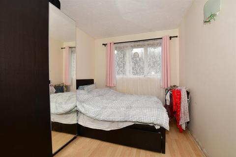 2 bedroom ground floor flat for sale - Adams Way, Croydon, Surrey