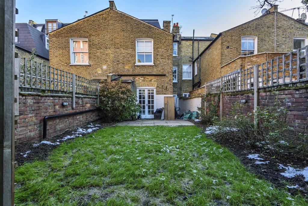 Road, Fulham 1 bed flat £625,000
