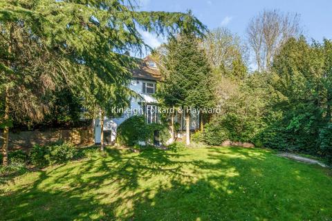 Firgarth Yester Park, Chislehurst, BR7 5DG