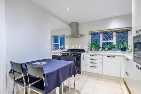 Firgarth Yester Park, Chislehurst, BR7 5DG