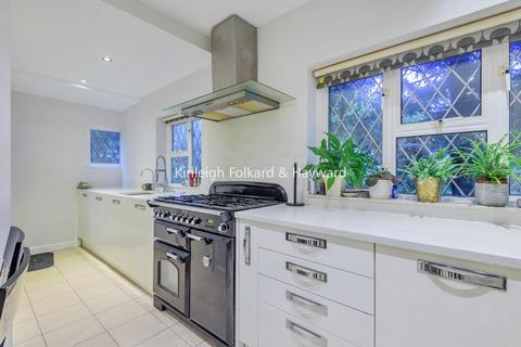 Firgarth Yester Park, Chislehurst, BR7 5DG