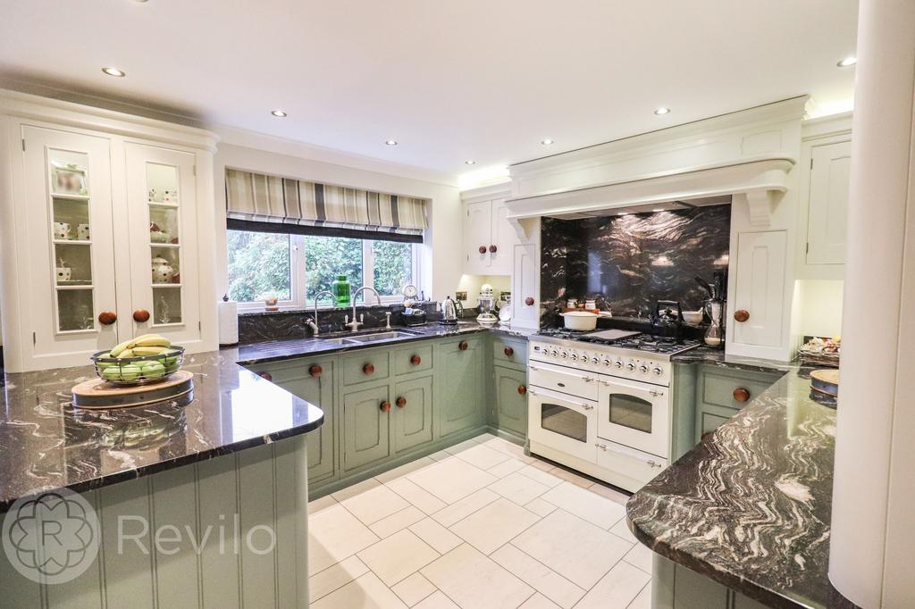 Kitchen / Breakfast Room