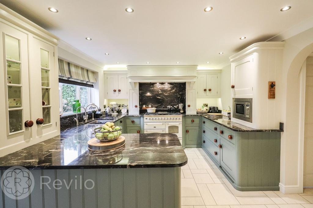 Kitchen / Breakfast Room