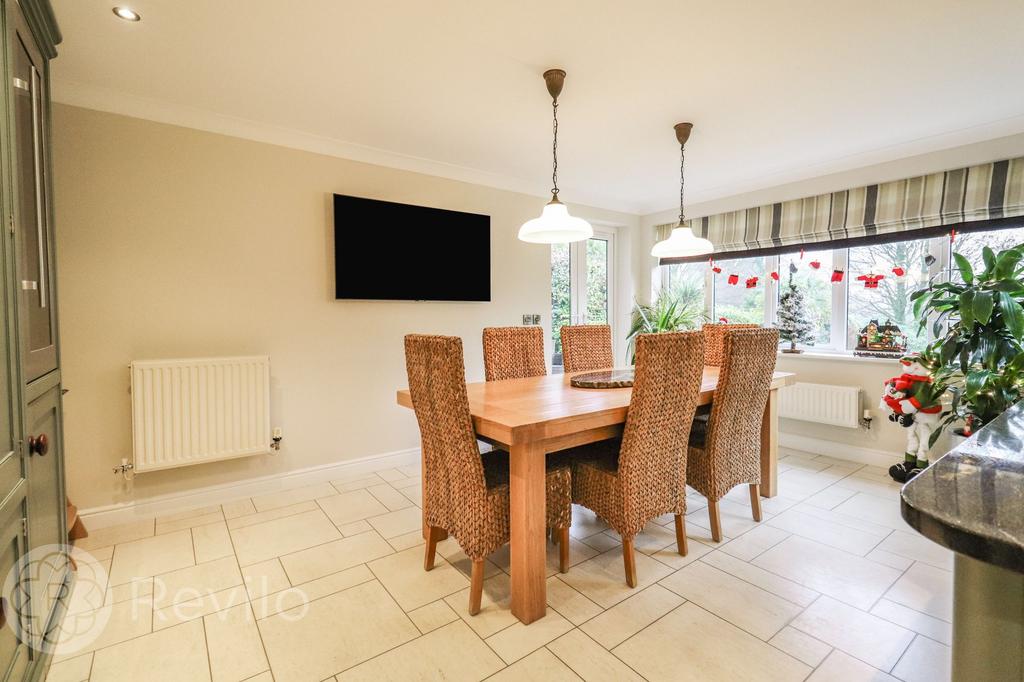 Kitchen / Breakfast Room