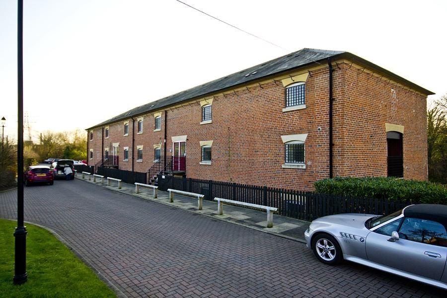 Brindley Wharf, Preston on the Hill... 2 bed apartment £850 pcm (£196 pw)