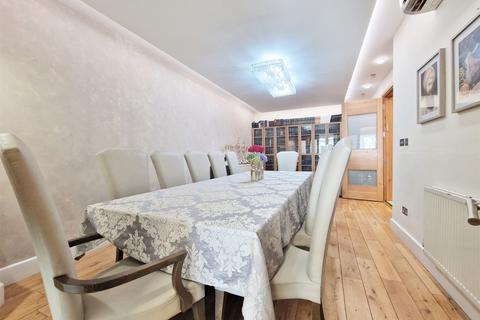6 bedroom semi-detached house for sale - London, NW11
