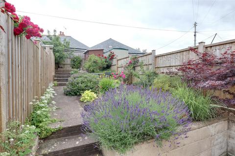4 bedroom terraced house to rent, Waterloo Road, Wellington, Somerset, TA21