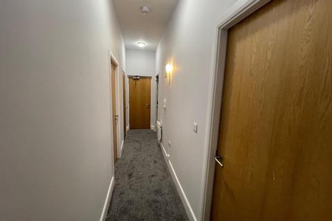 2 bedroom apartment to rent, Savile Street Milnsbridge