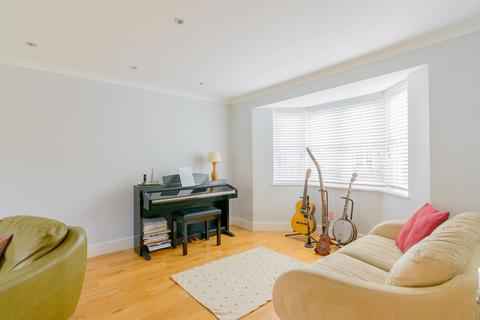 2 Blackcurrant Drive, Long Ashton, Bristol, BS41 9FP