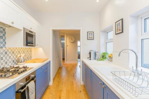 37 Fairfield Place, Bristol, BS3 1LH
