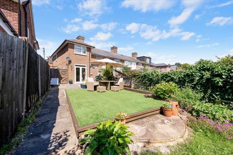 3 bedroom end of terrace house for sale, Meadow Walk, Walton On The Hill, Tadworth