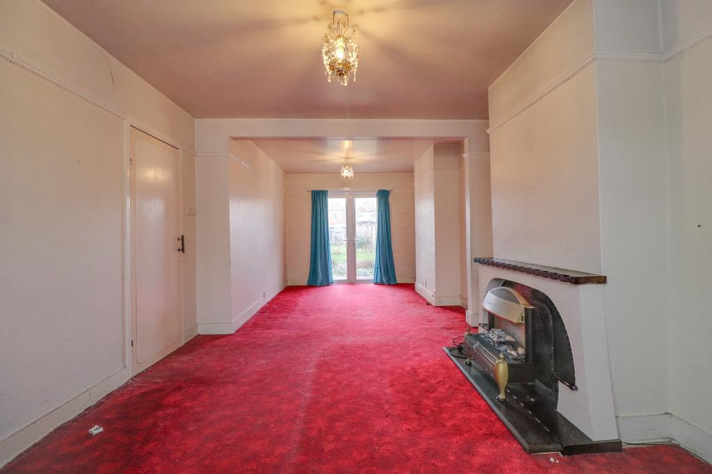Leighton Road, Itchen 3 bed terraced house £230,000