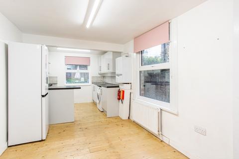 4 bedroom terraced house to rent, Fairfoot Road, Bow, E3