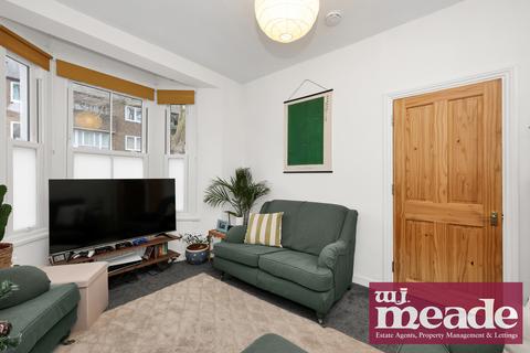 4 bedroom terraced house to rent, Fairfoot Road, Bow, E3