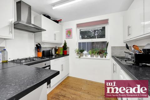 4 bedroom terraced house to rent, Fairfoot Road, Bow, E3