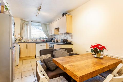 Flat 17, Dethick Court Ford Road, London, E3 5PQ