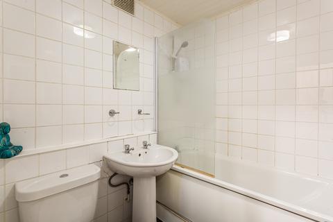 Flat 17, Dethick Court Ford Road, London, E3 5PQ