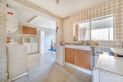 17 Cheyne Walk, Chesham, HP5 1AY