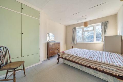 17 Cheyne Walk, Chesham, HP5 1AY
