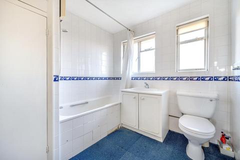 17 Cheyne Walk, Chesham, HP5 1AY
