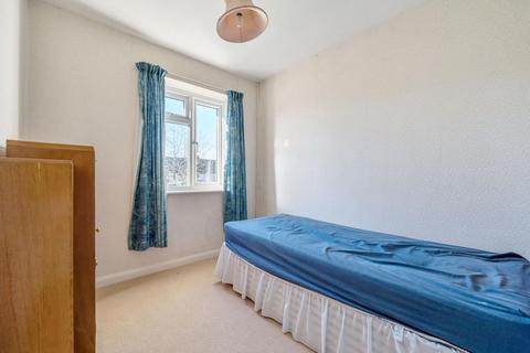 17 Cheyne Walk, Chesham, HP5 1AY