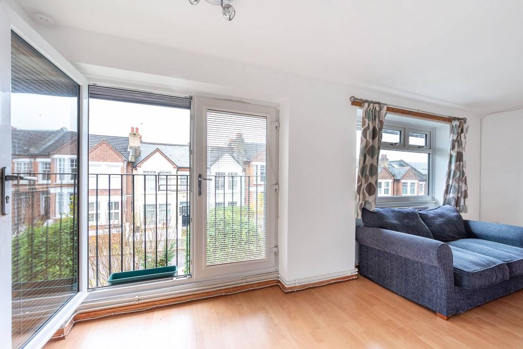 Bassingham Road, Earlsfield, London... 1 Bed Flat - £250,000